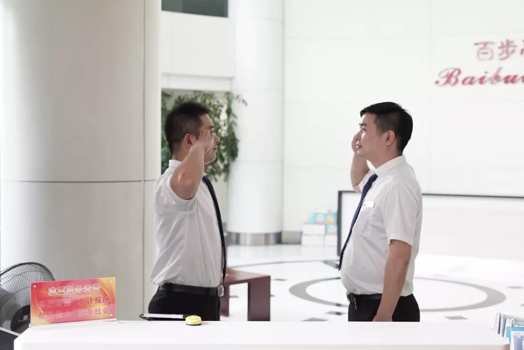 152902505.jpg 12.jpg